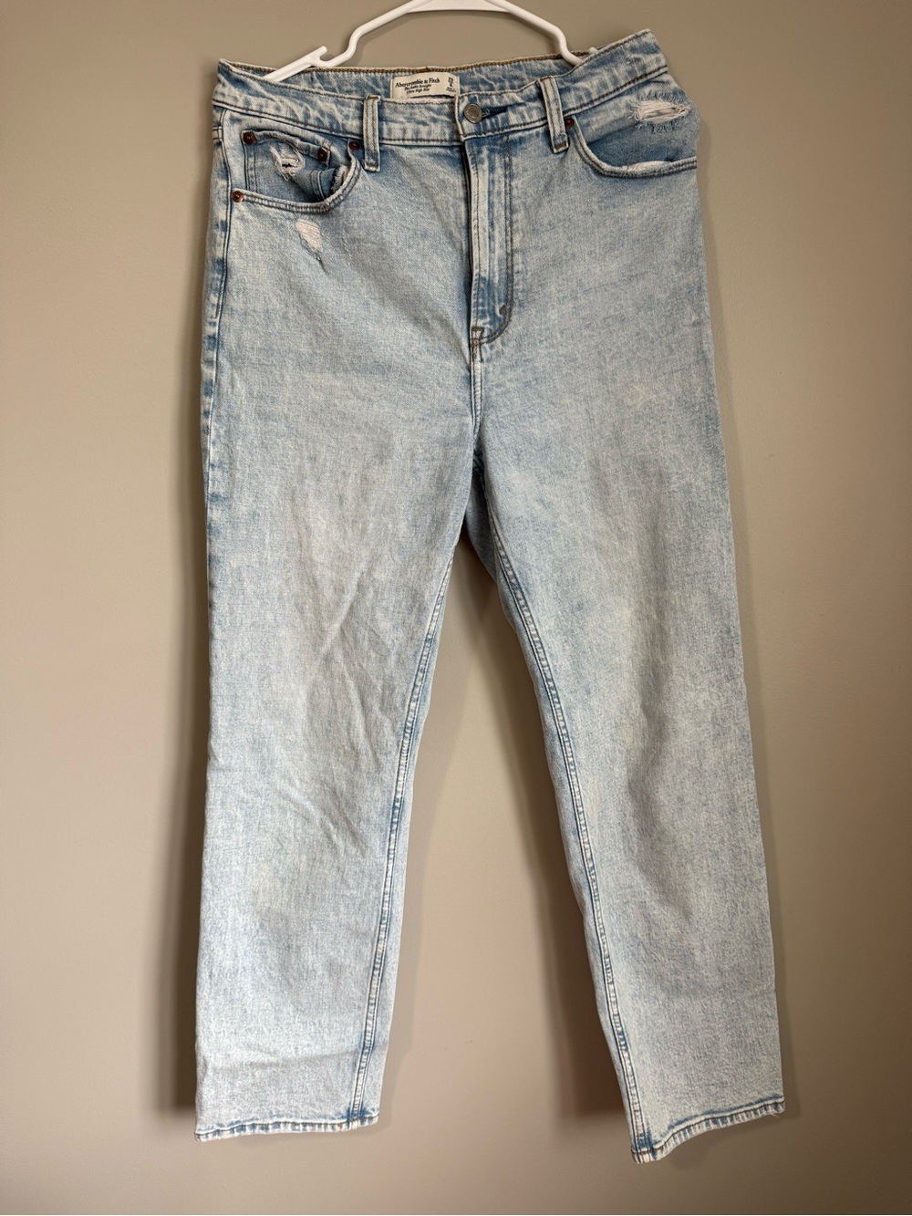 Abercrombie & Fitch Light Wash High-Rise Straight Jeans Size 8